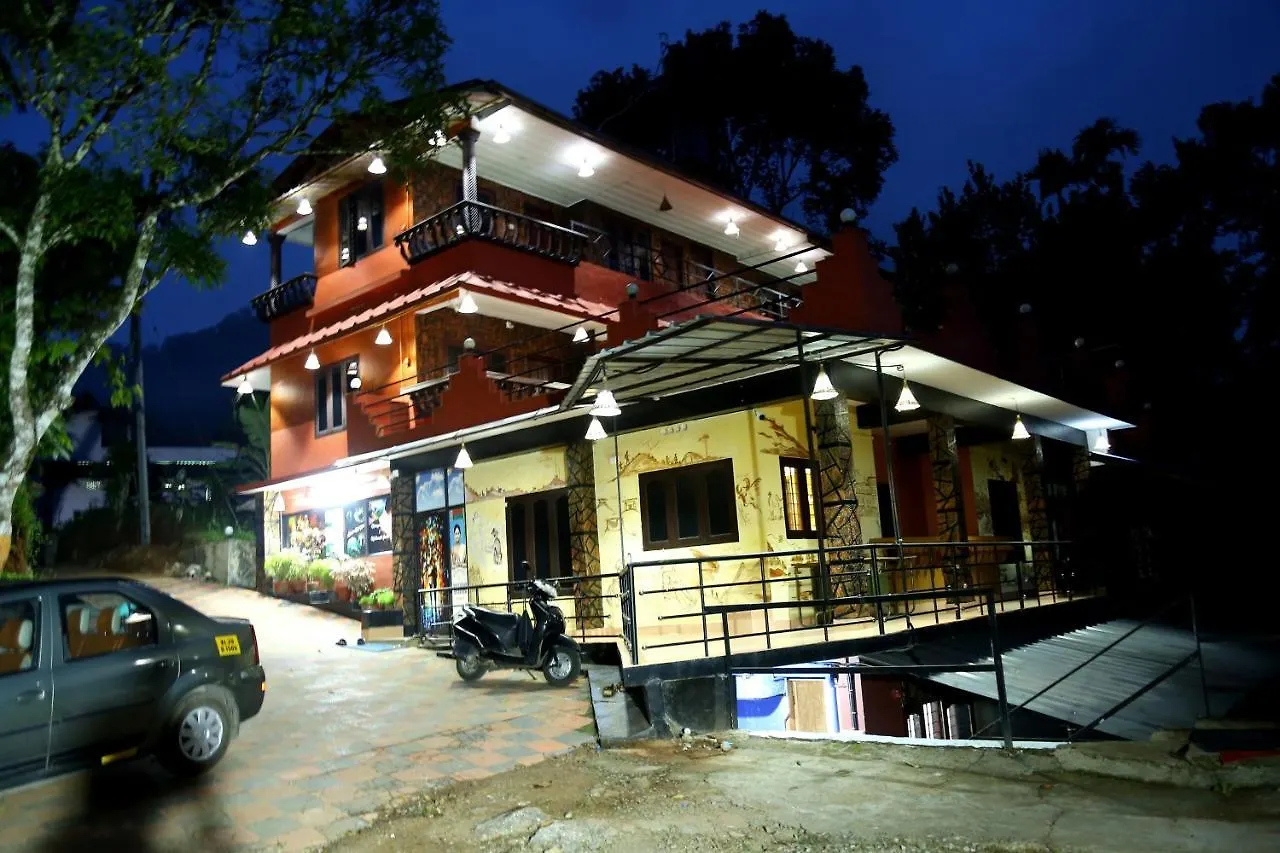 Green Magic Riverside Resort 무나르